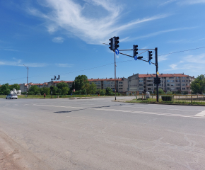 Светофарите на ямболското кръстовище „Биков мост“ няма да работят в следващите десет дни поради ремонтни дейности   